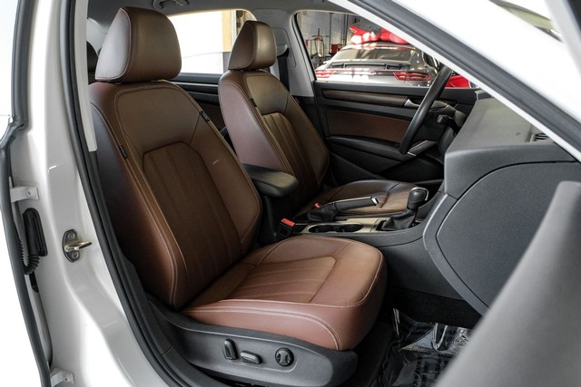 Volkswagen Passat Vehicle Main Gallery Image 37