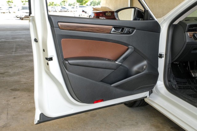 Volkswagen Passat Vehicle Main Gallery Image 46