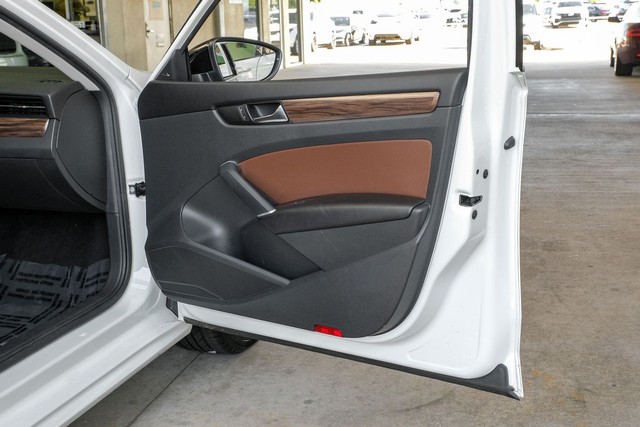 Volkswagen Passat Vehicle Main Gallery Image 49