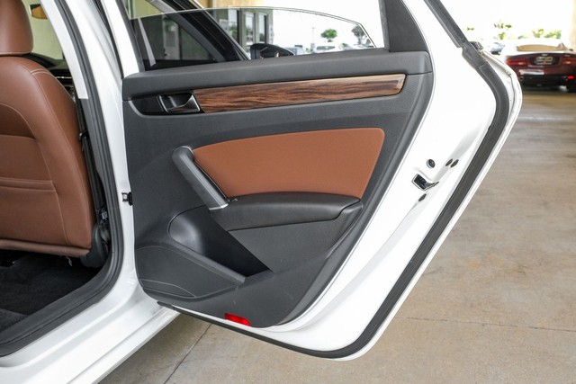 Volkswagen Passat Vehicle Main Gallery Image 51