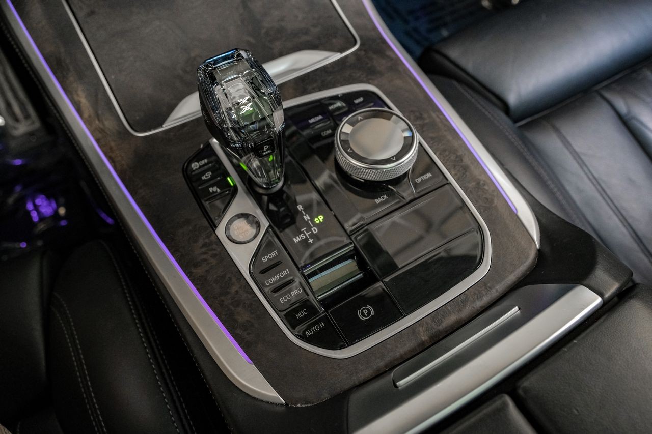 BMW X5 Vehicle Main Gallery Image 27