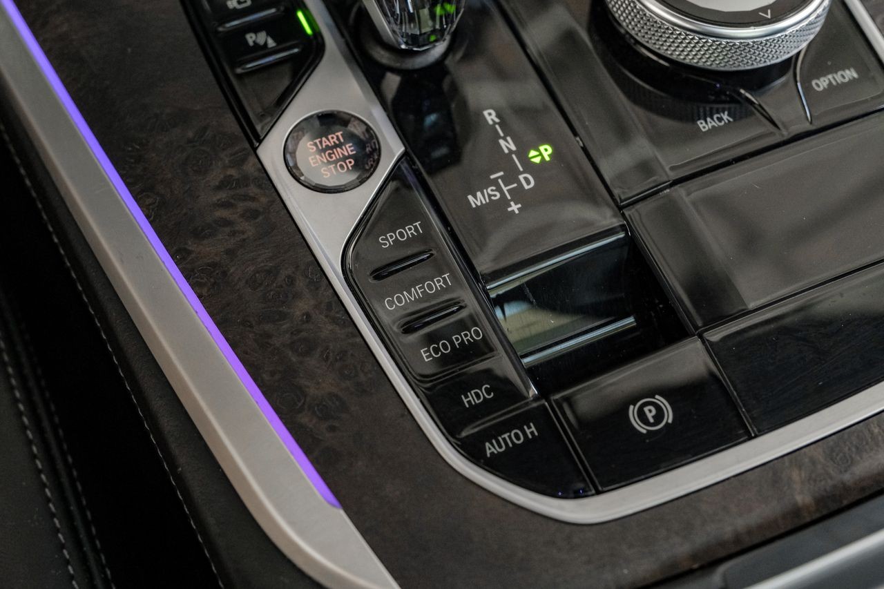 BMW X5 Vehicle Main Gallery Image 29