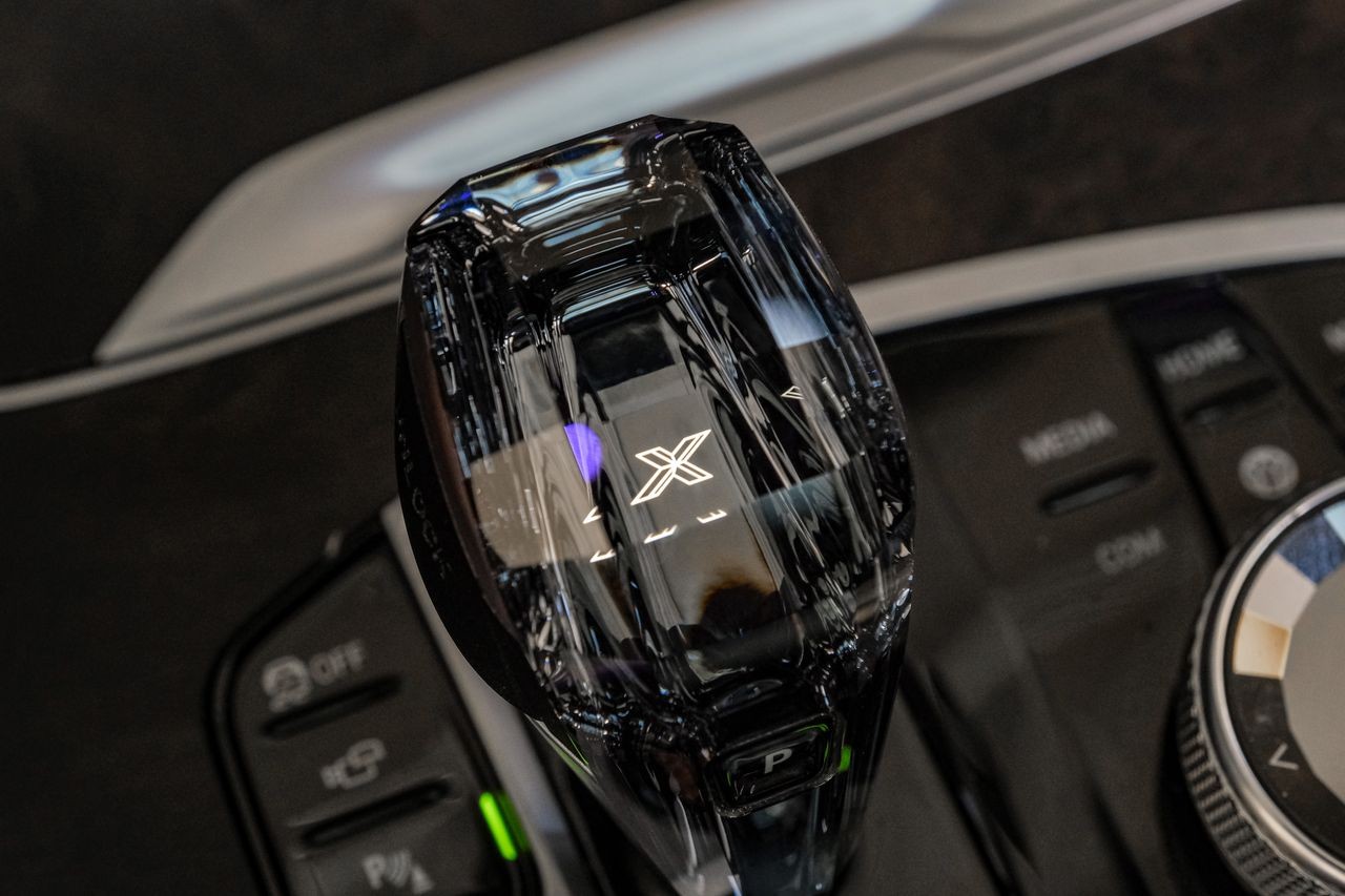 BMW X5 Vehicle Main Gallery Image 31
