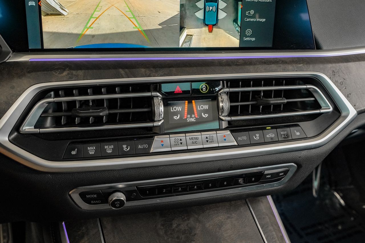 BMW X5 Vehicle Main Gallery Image 33