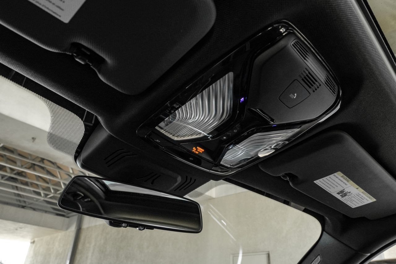 BMW X5 Vehicle Main Gallery Image 37