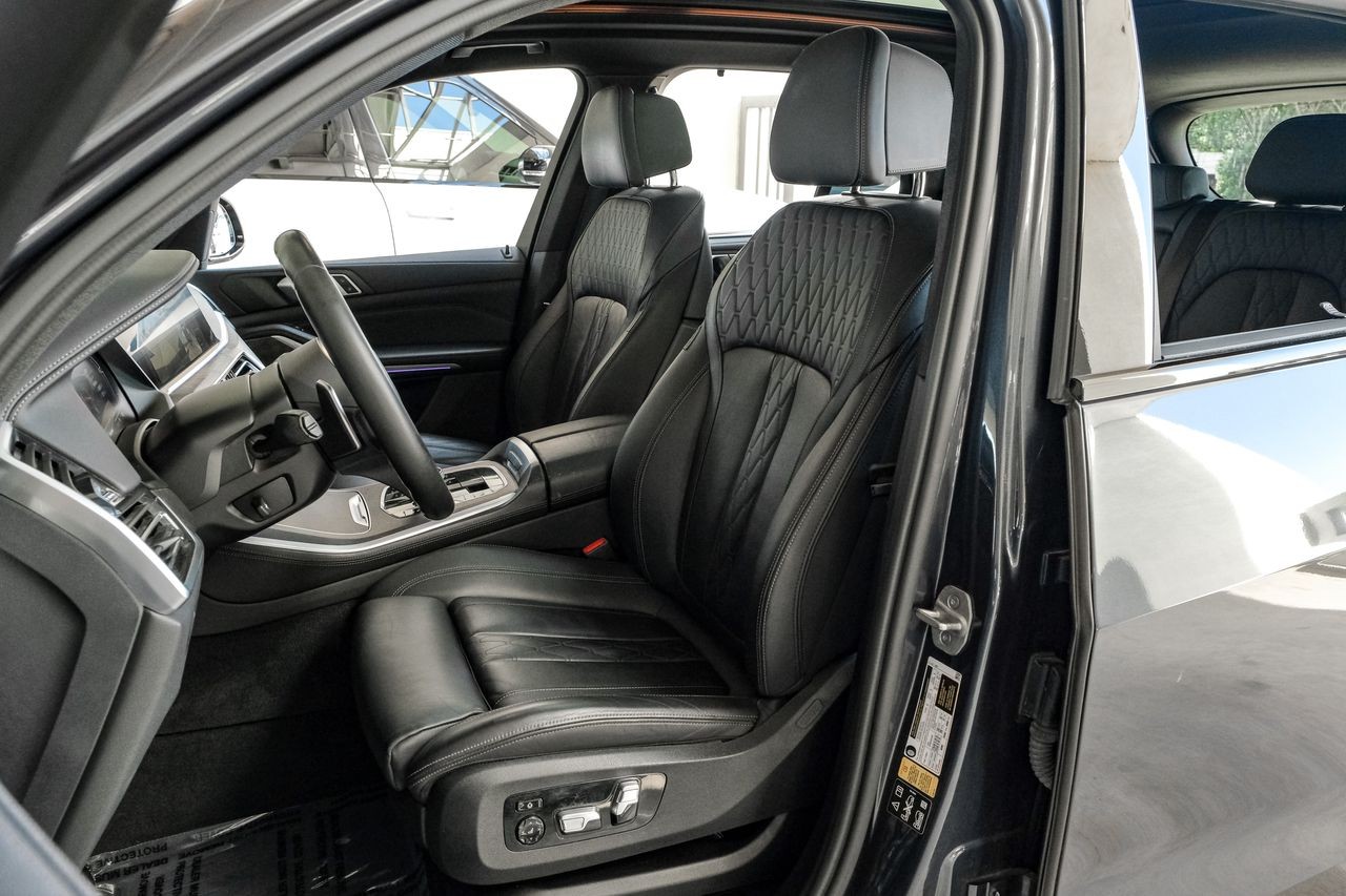BMW X5 Vehicle Main Gallery Image 42