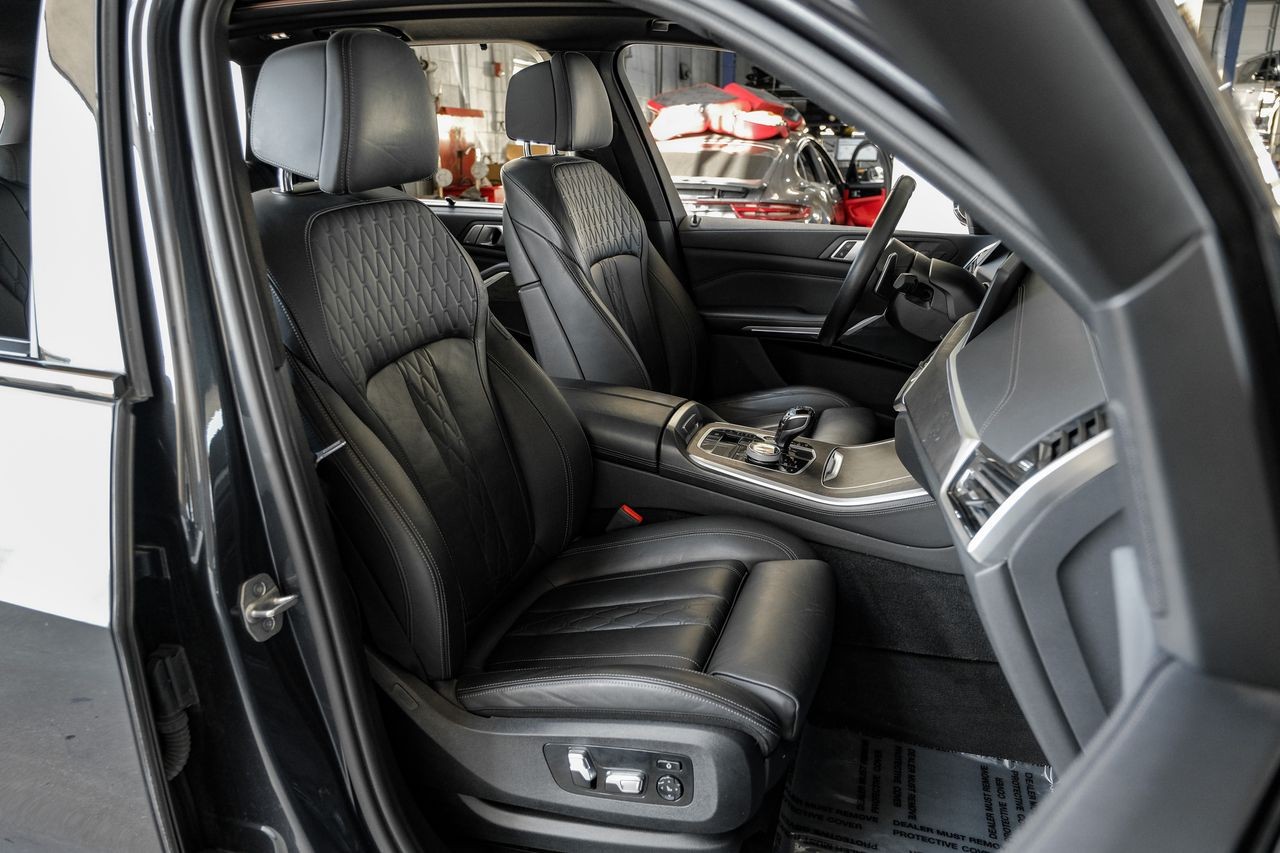 BMW X5 Vehicle Main Gallery Image 45