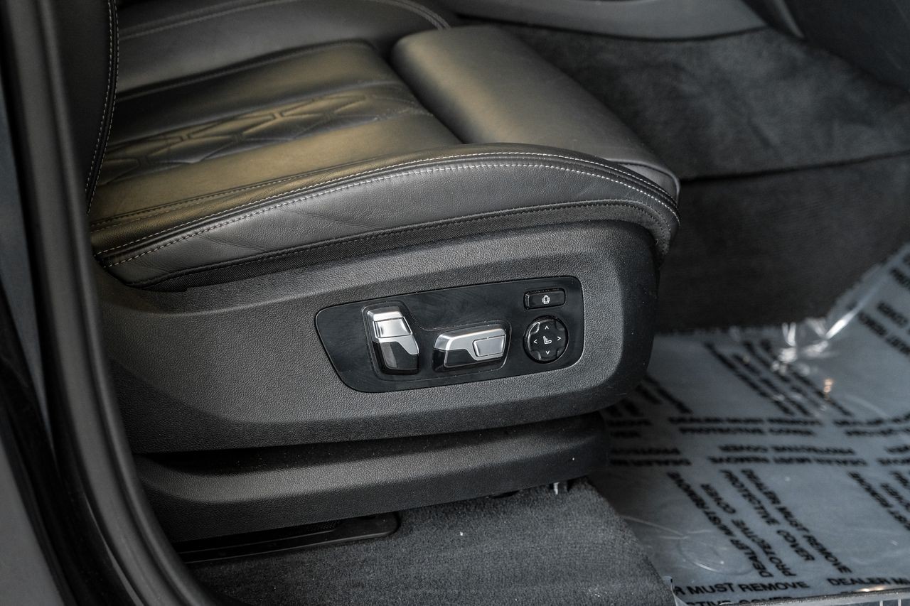 BMW X5 Vehicle Main Gallery Image 46