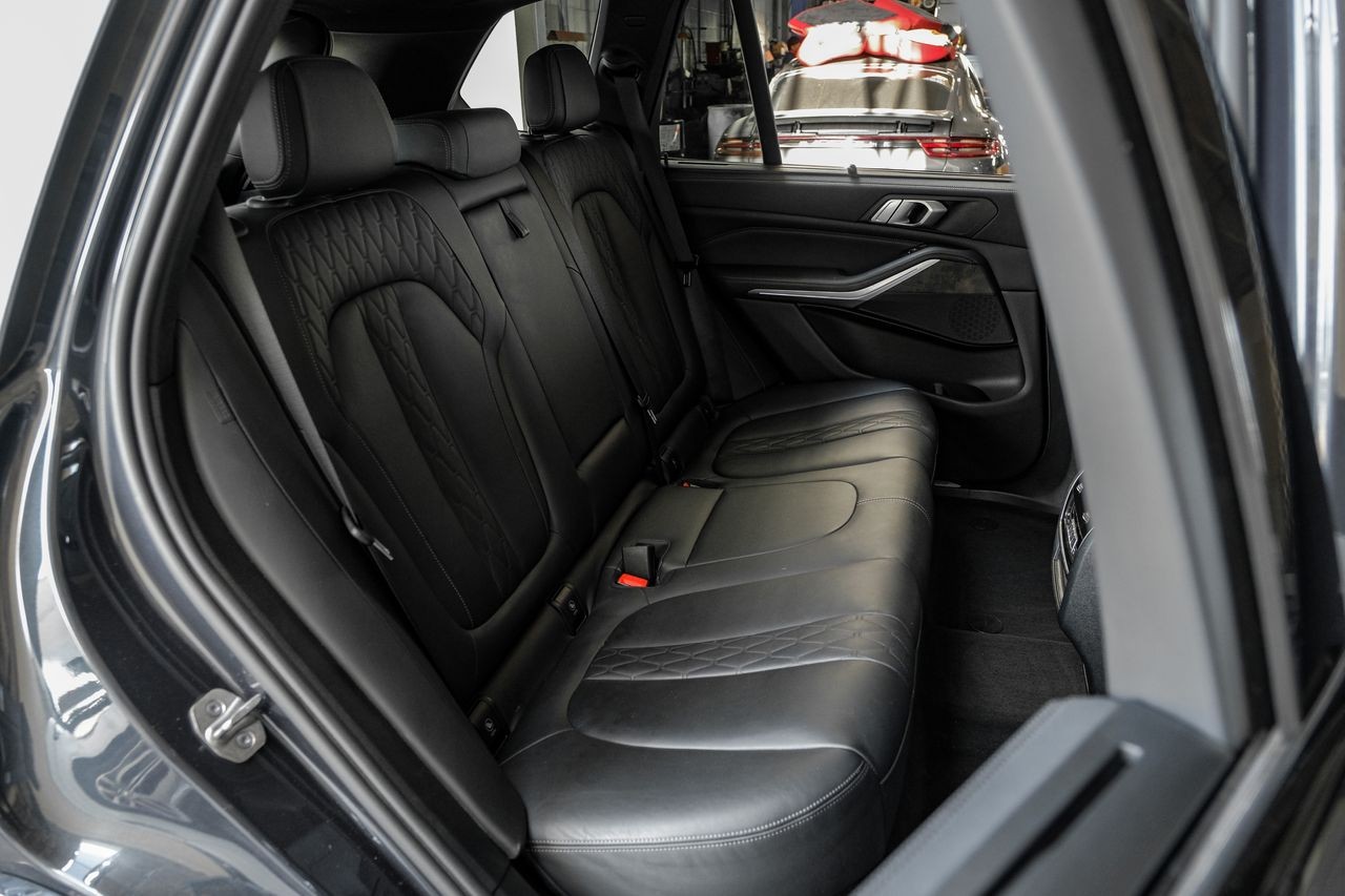 BMW X5 Vehicle Main Gallery Image 47