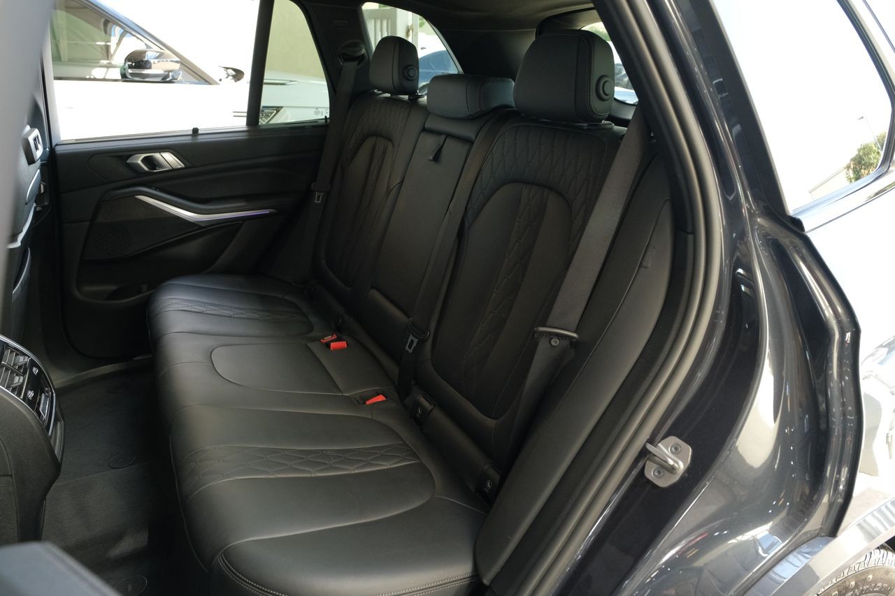 BMW X5 Vehicle Main Gallery Image 52
