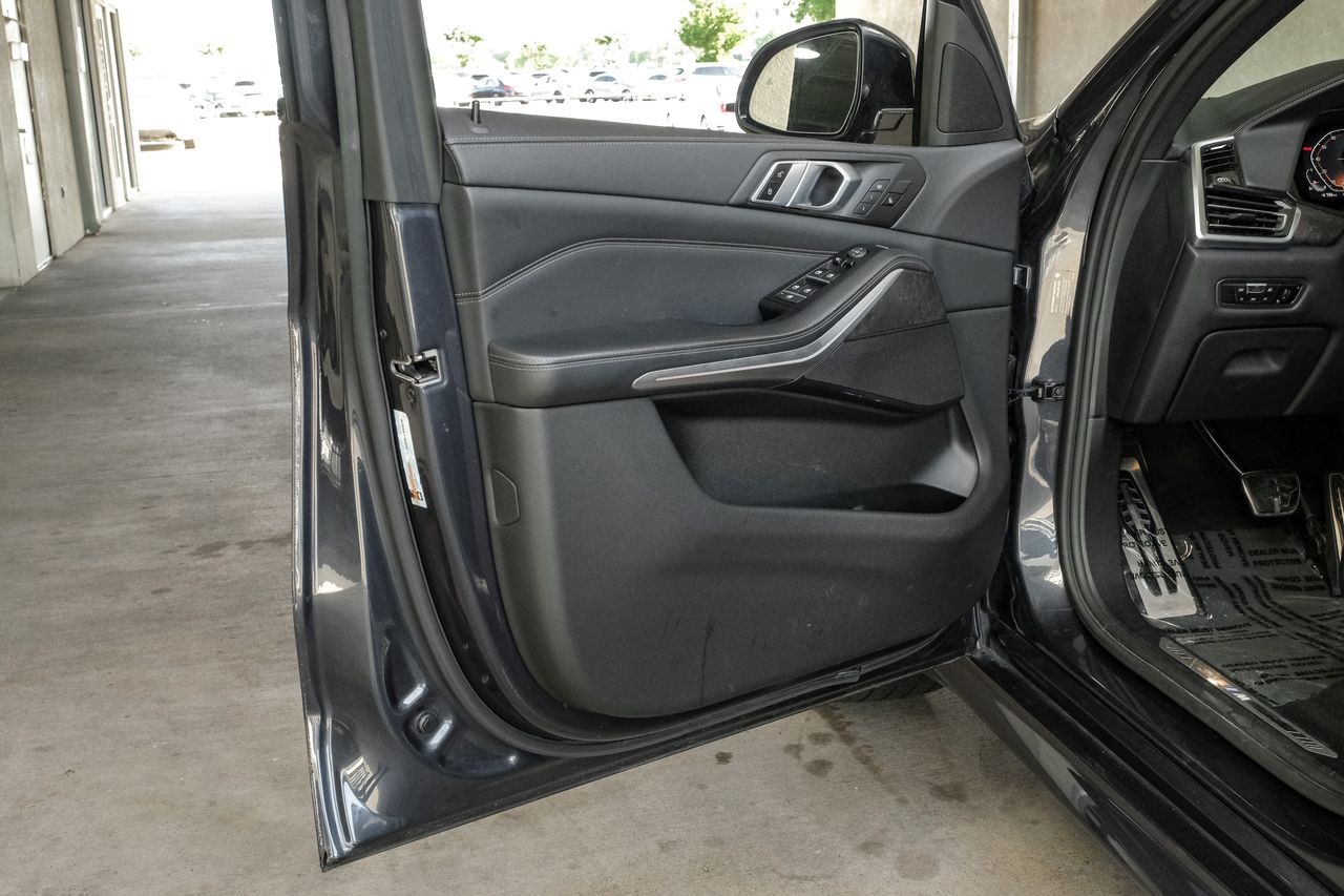 BMW X5 Vehicle Main Gallery Image 55