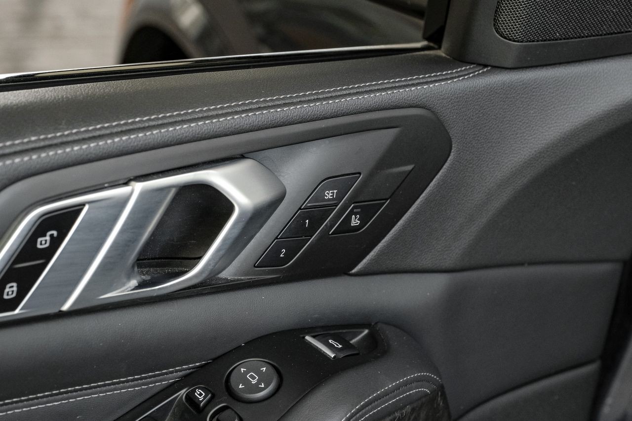BMW X5 Vehicle Main Gallery Image 57