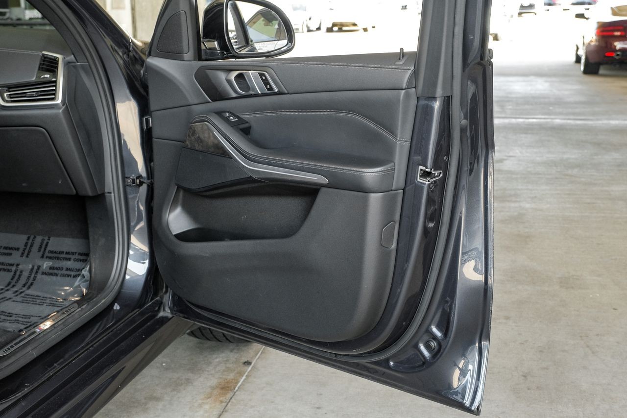 BMW X5 Vehicle Main Gallery Image 58