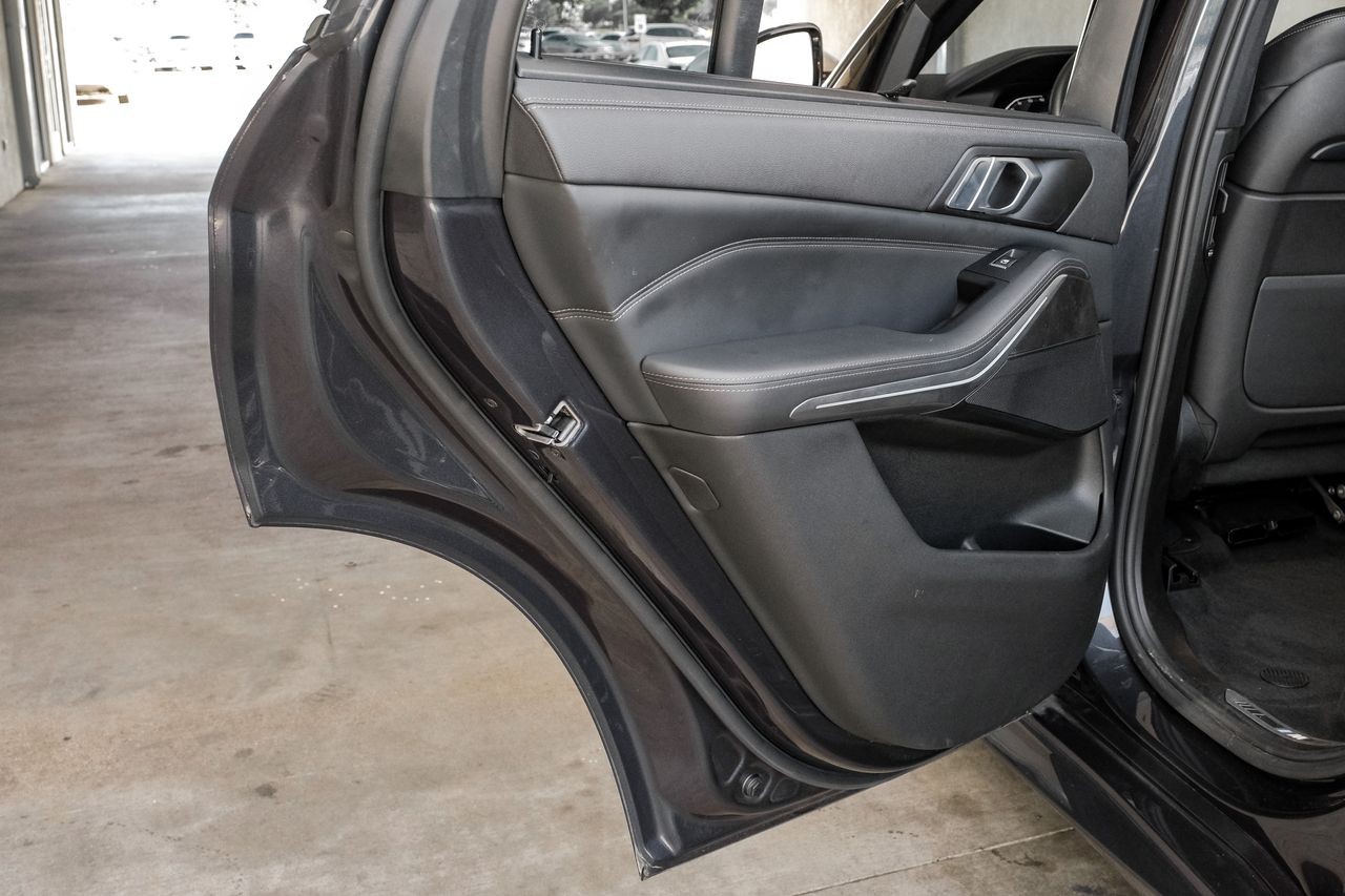 BMW X5 Vehicle Main Gallery Image 59