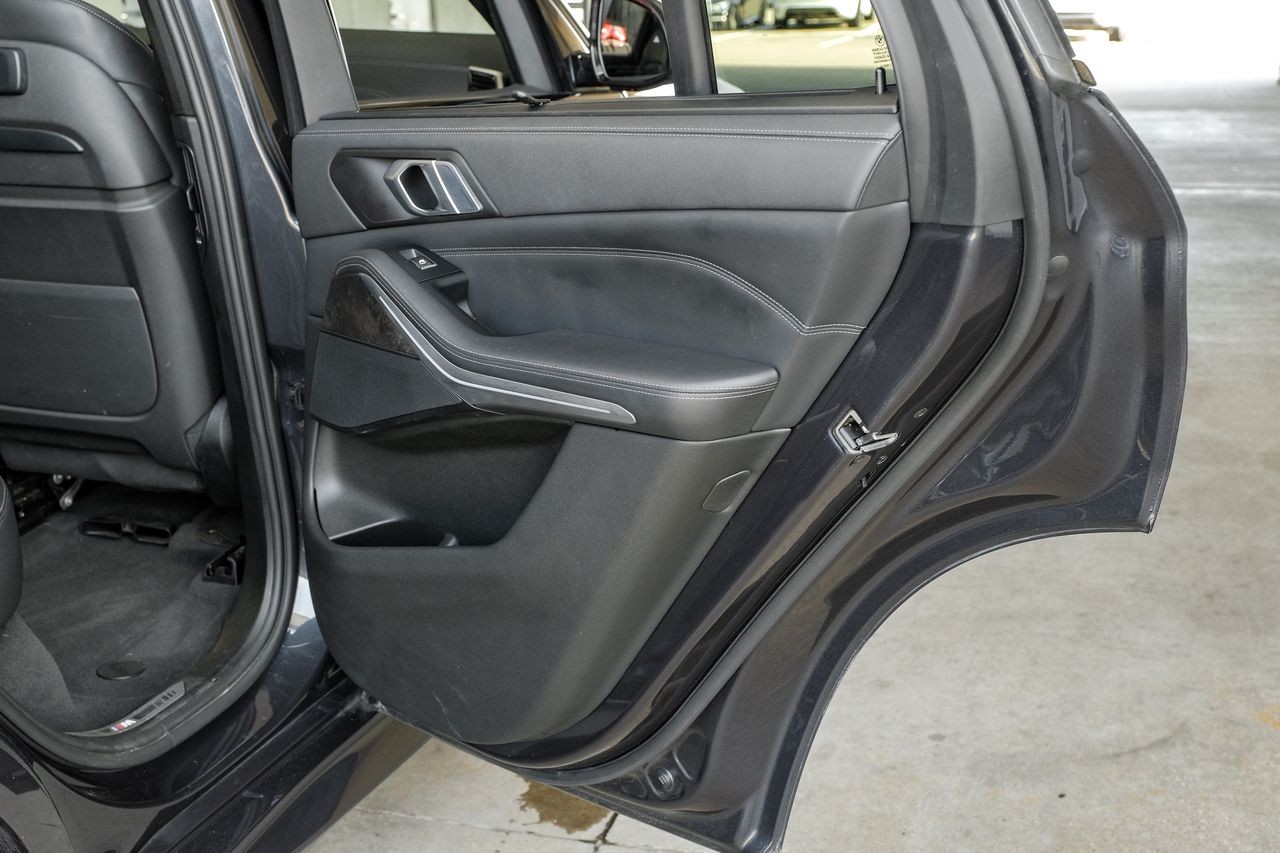 BMW X5 Vehicle Main Gallery Image 60