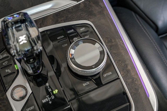 BMW X5 Vehicle Main Gallery Image 30