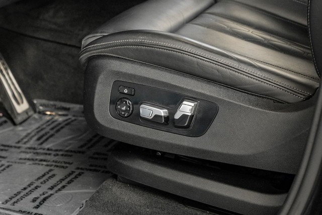 BMW X5 Vehicle Main Gallery Image 43