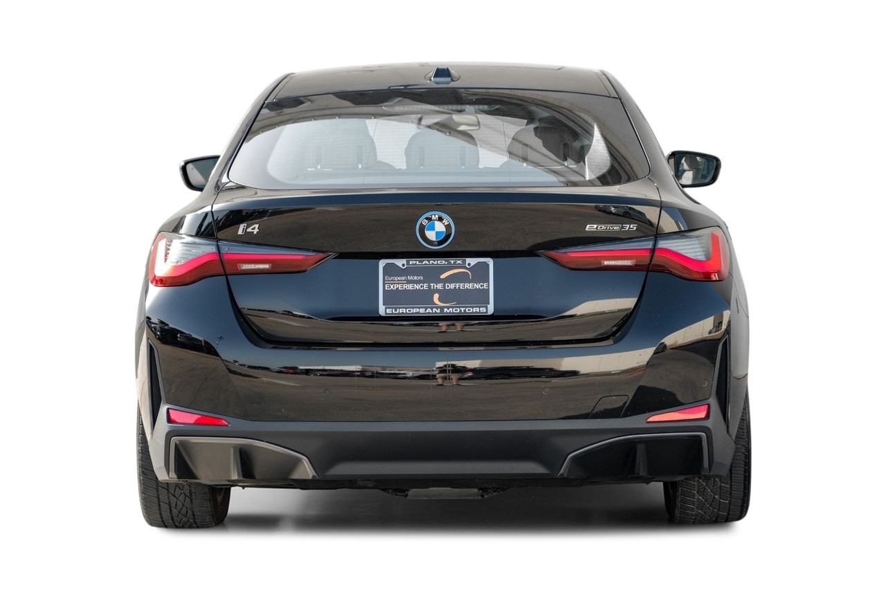 BMW i4 Vehicle Main Gallery Image 10