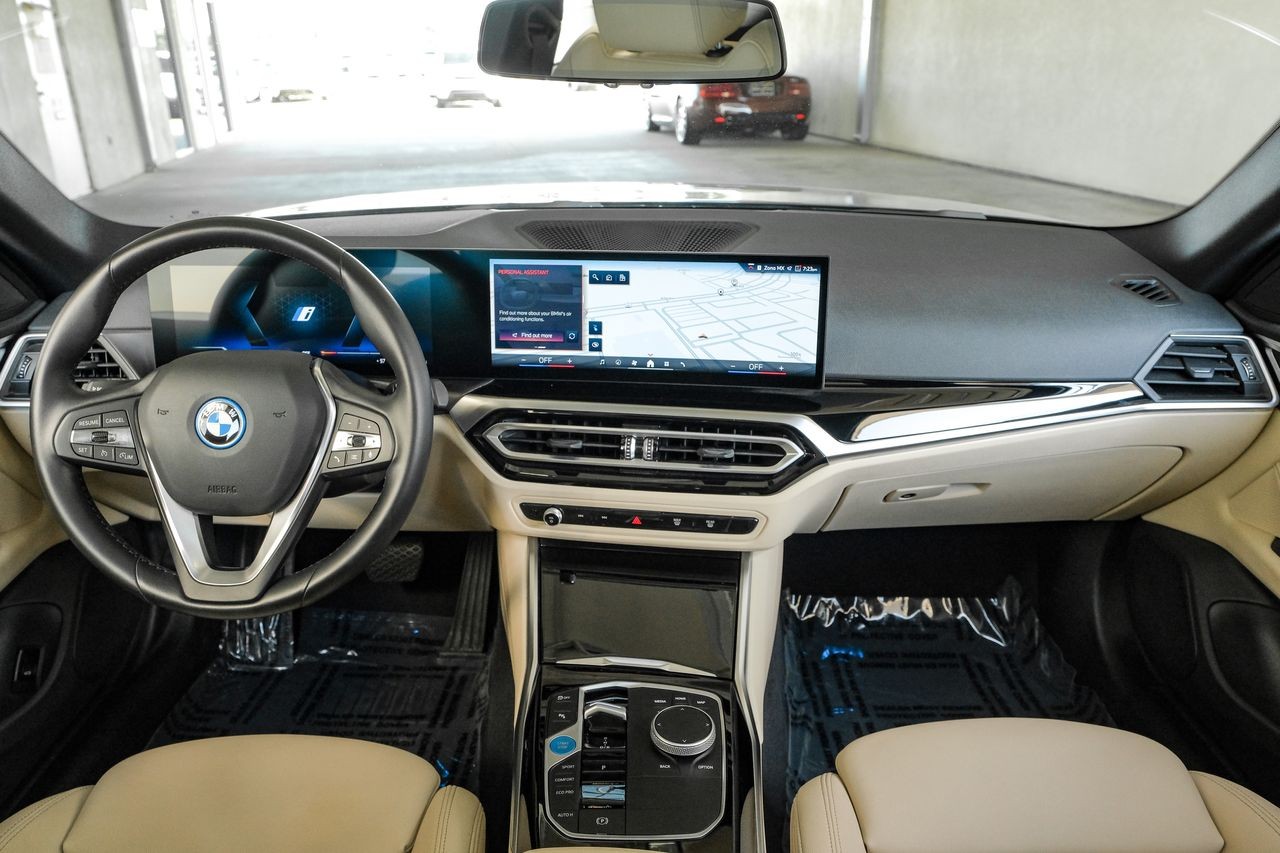 BMW i4 Vehicle Main Gallery Image 15