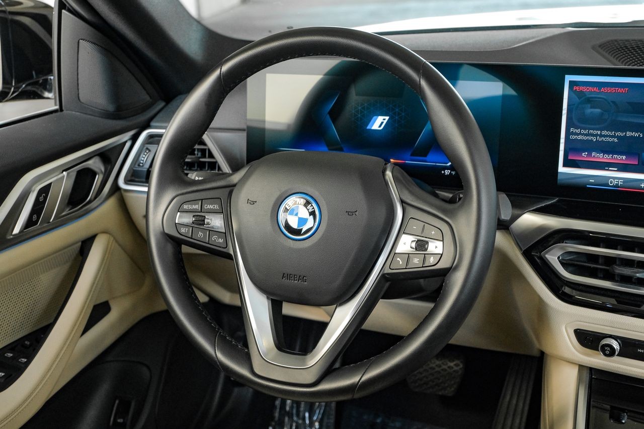 BMW i4 Vehicle Main Gallery Image 17