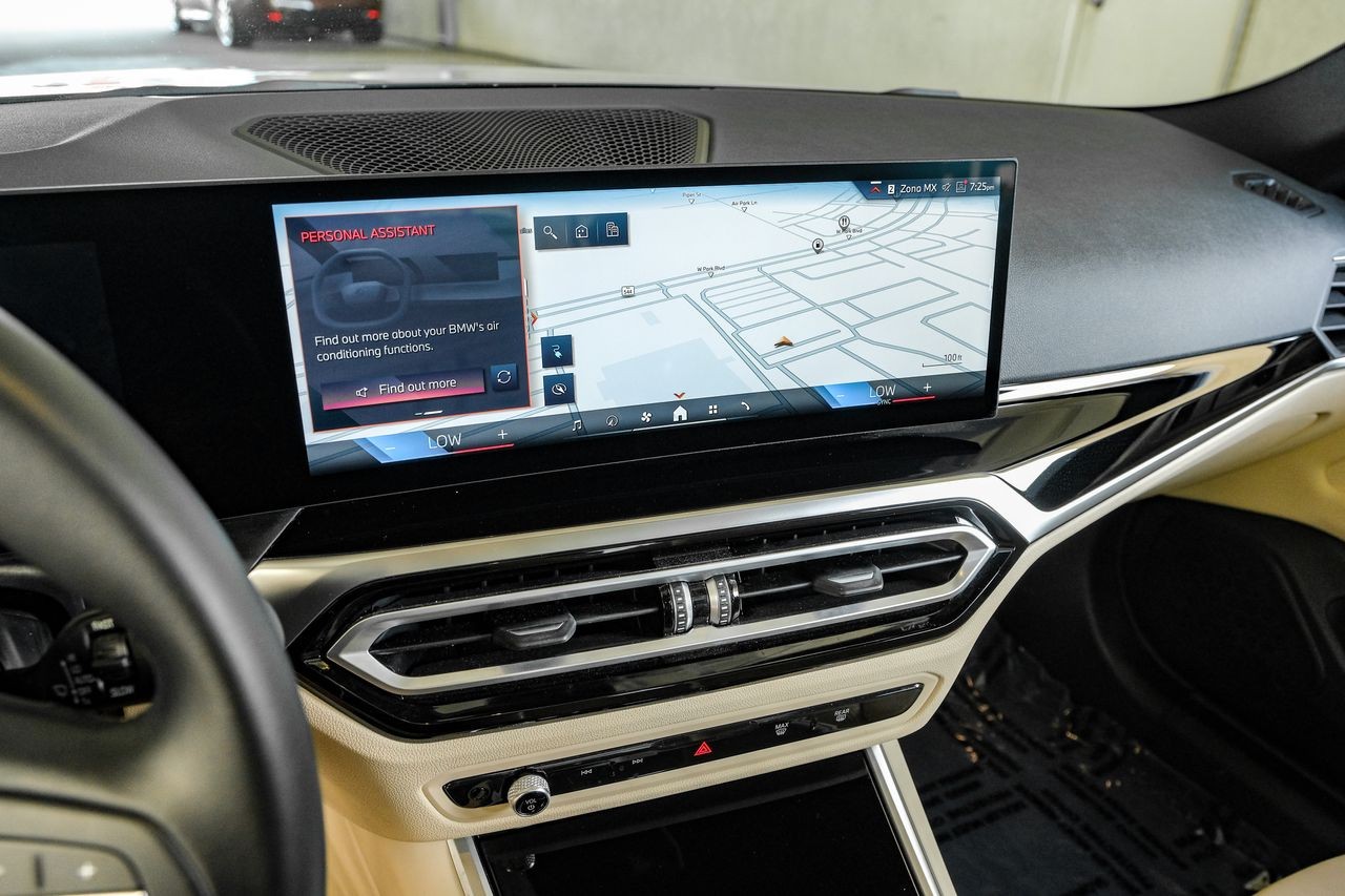 BMW i4 Vehicle Main Gallery Image 30