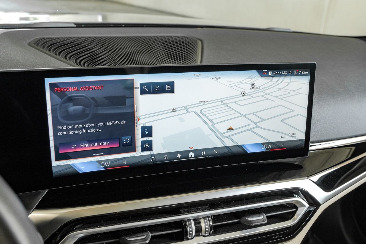 BMW i4 Vehicle Main Gallery Image 34