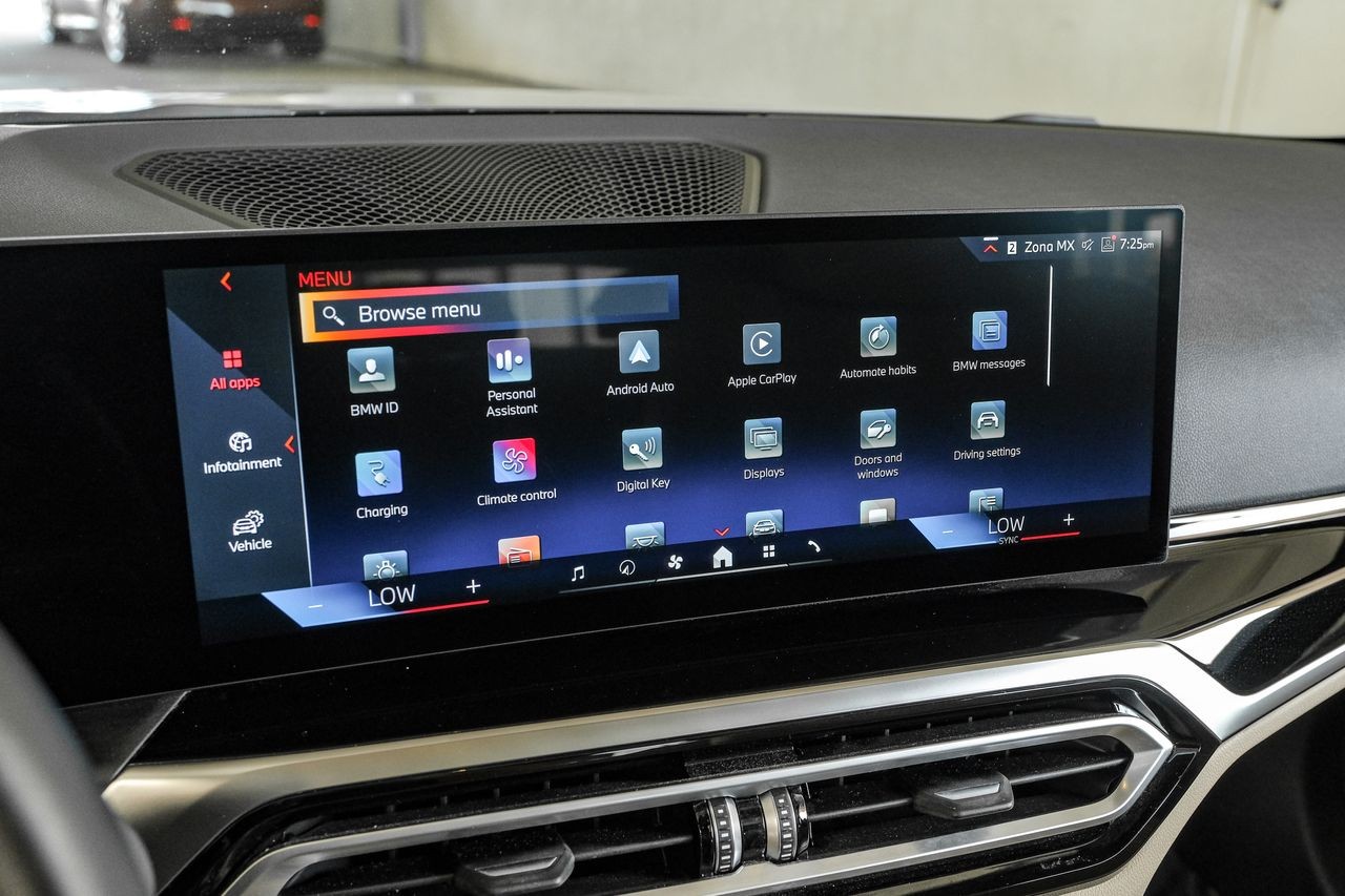 BMW i4 Vehicle Main Gallery Image 37