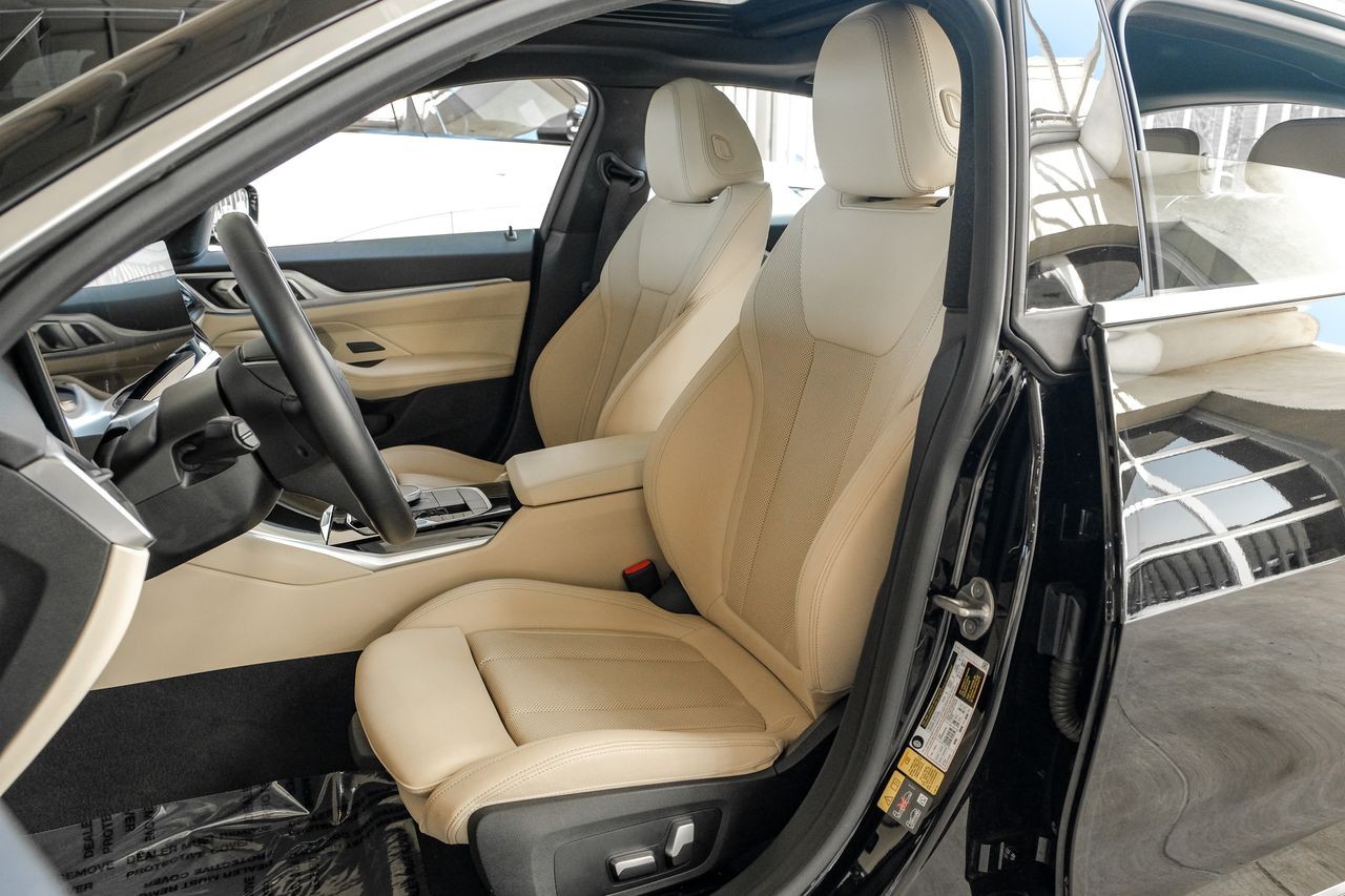 BMW i4 Vehicle Main Gallery Image 38