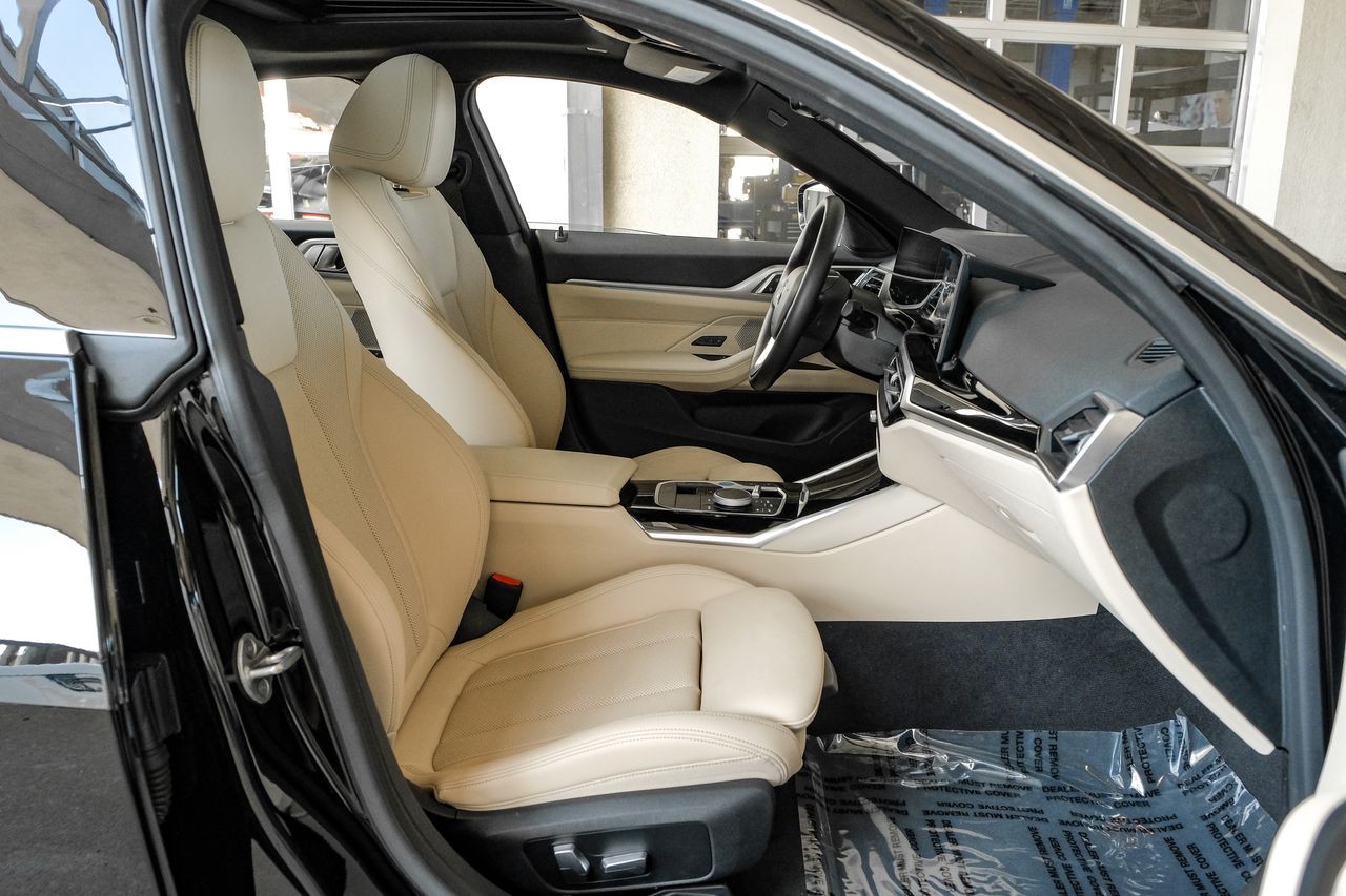 BMW i4 Vehicle Main Gallery Image 39