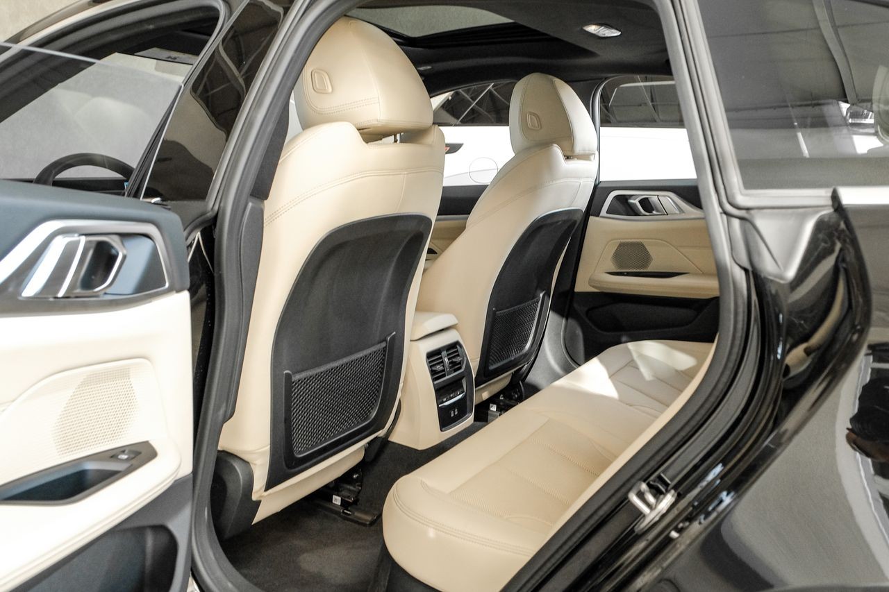 BMW i4 Vehicle Main Gallery Image 43