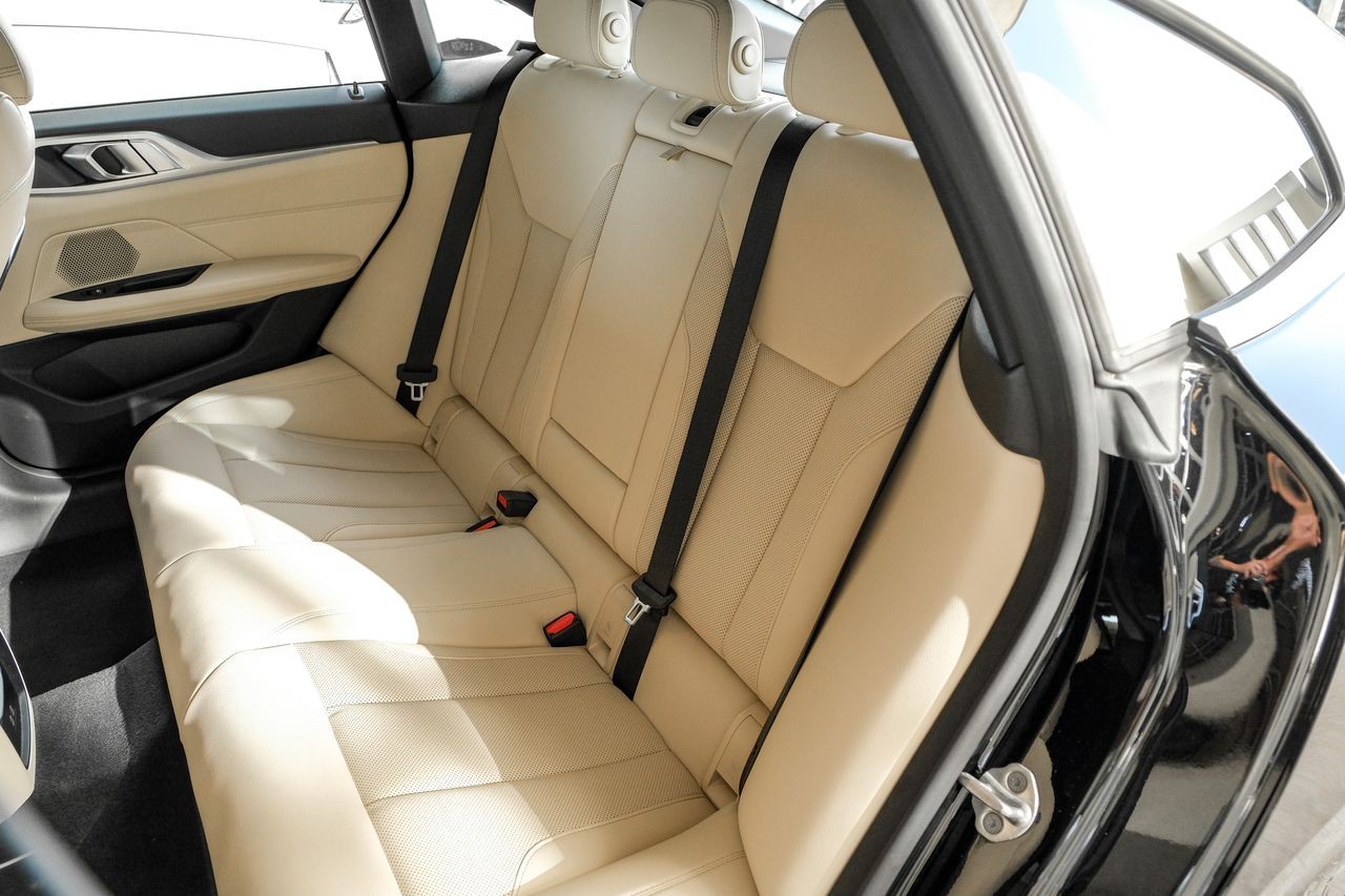 BMW i4 Vehicle Main Gallery Image 44