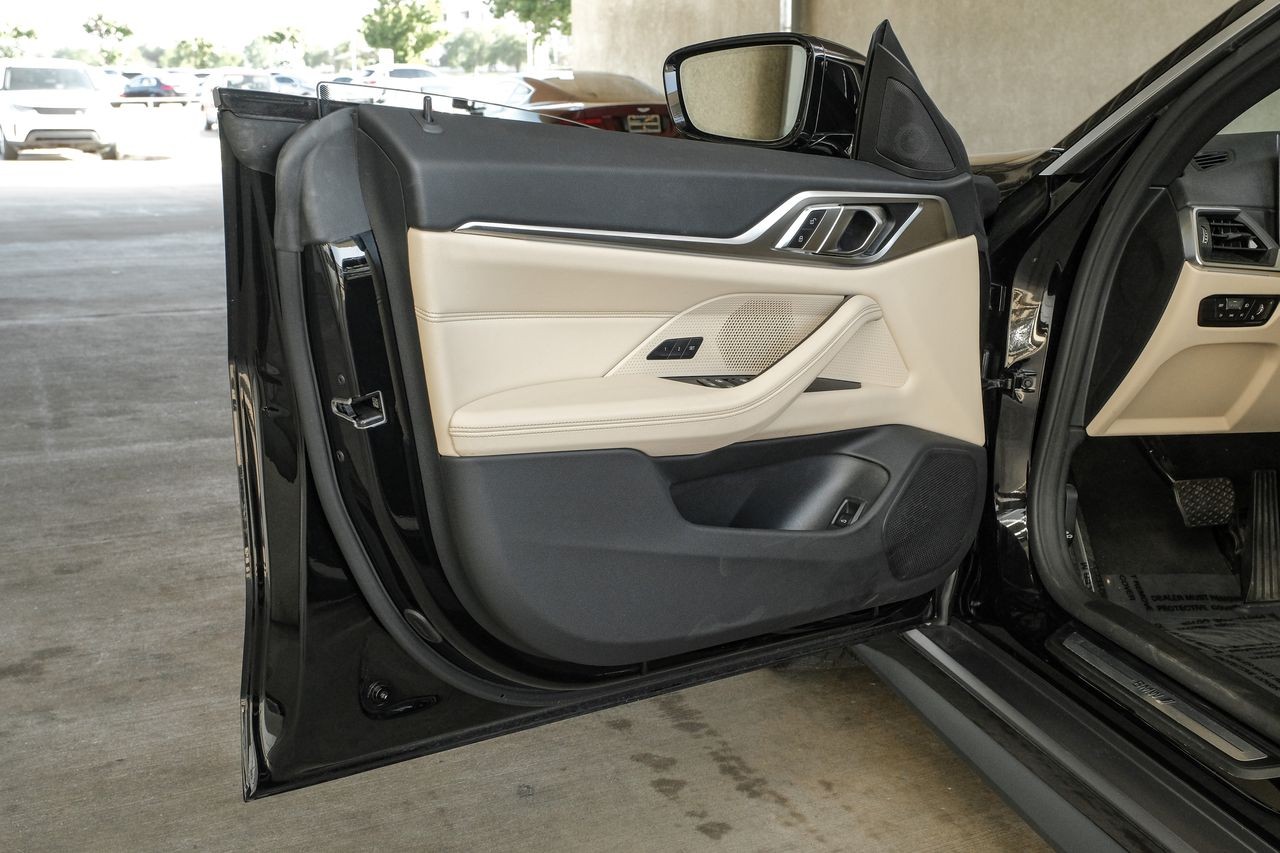 BMW i4 Vehicle Main Gallery Image 47