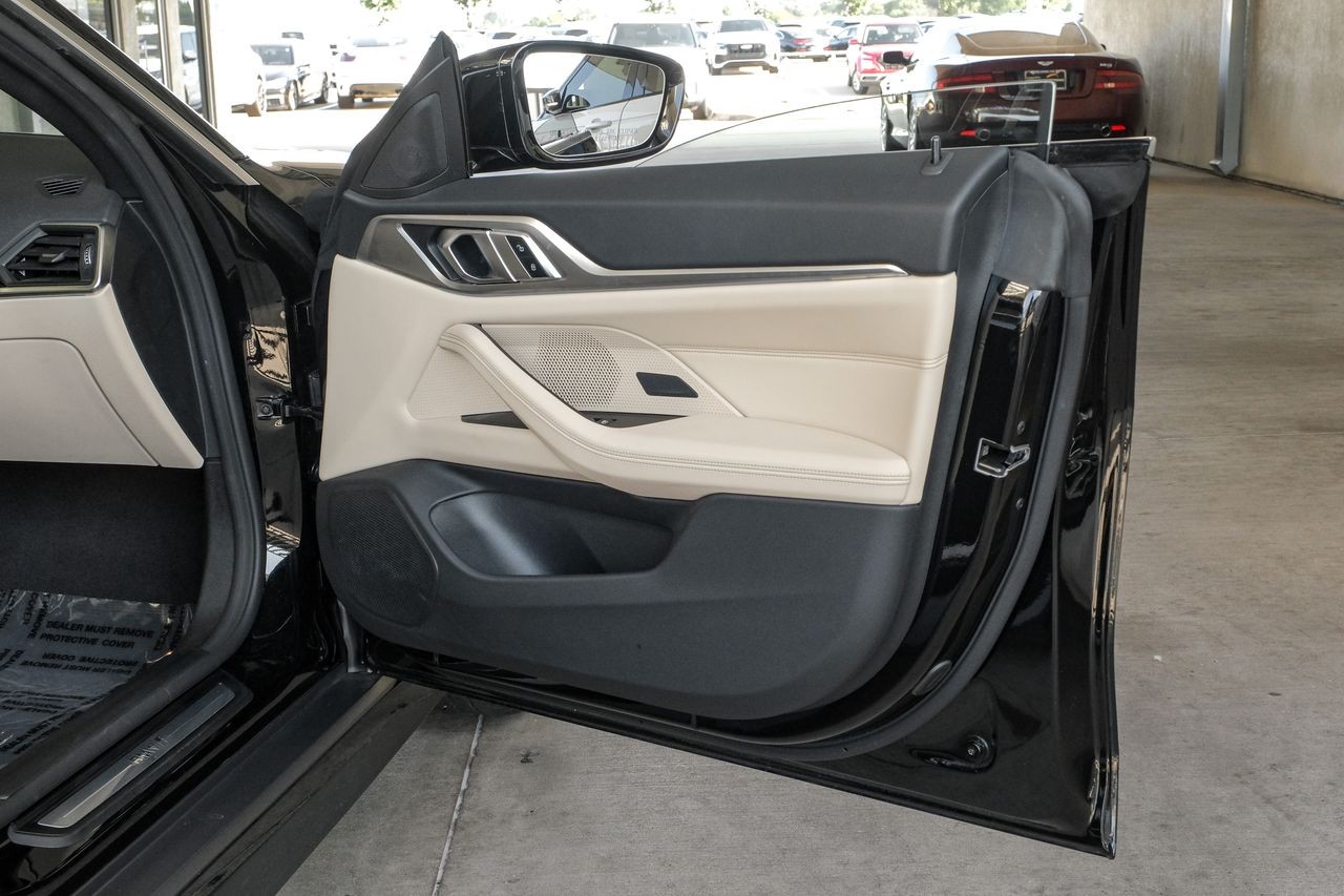 BMW i4 Vehicle Main Gallery Image 51
