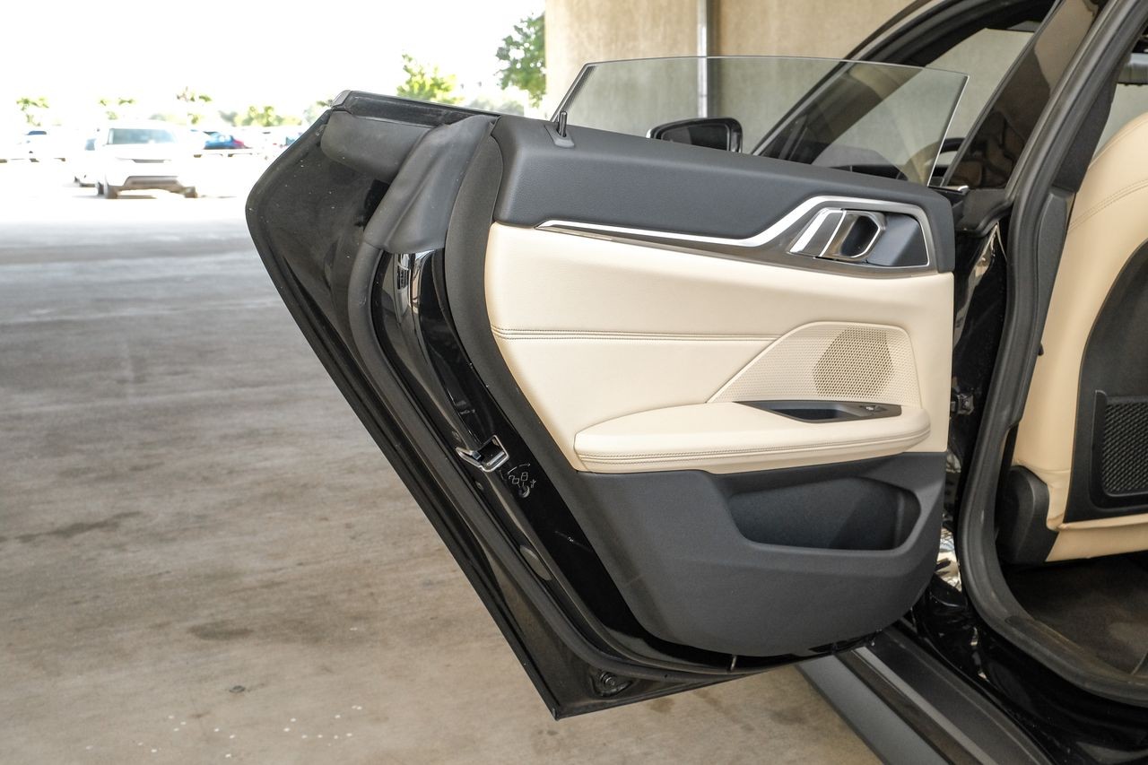 BMW i4 Vehicle Main Gallery Image 52