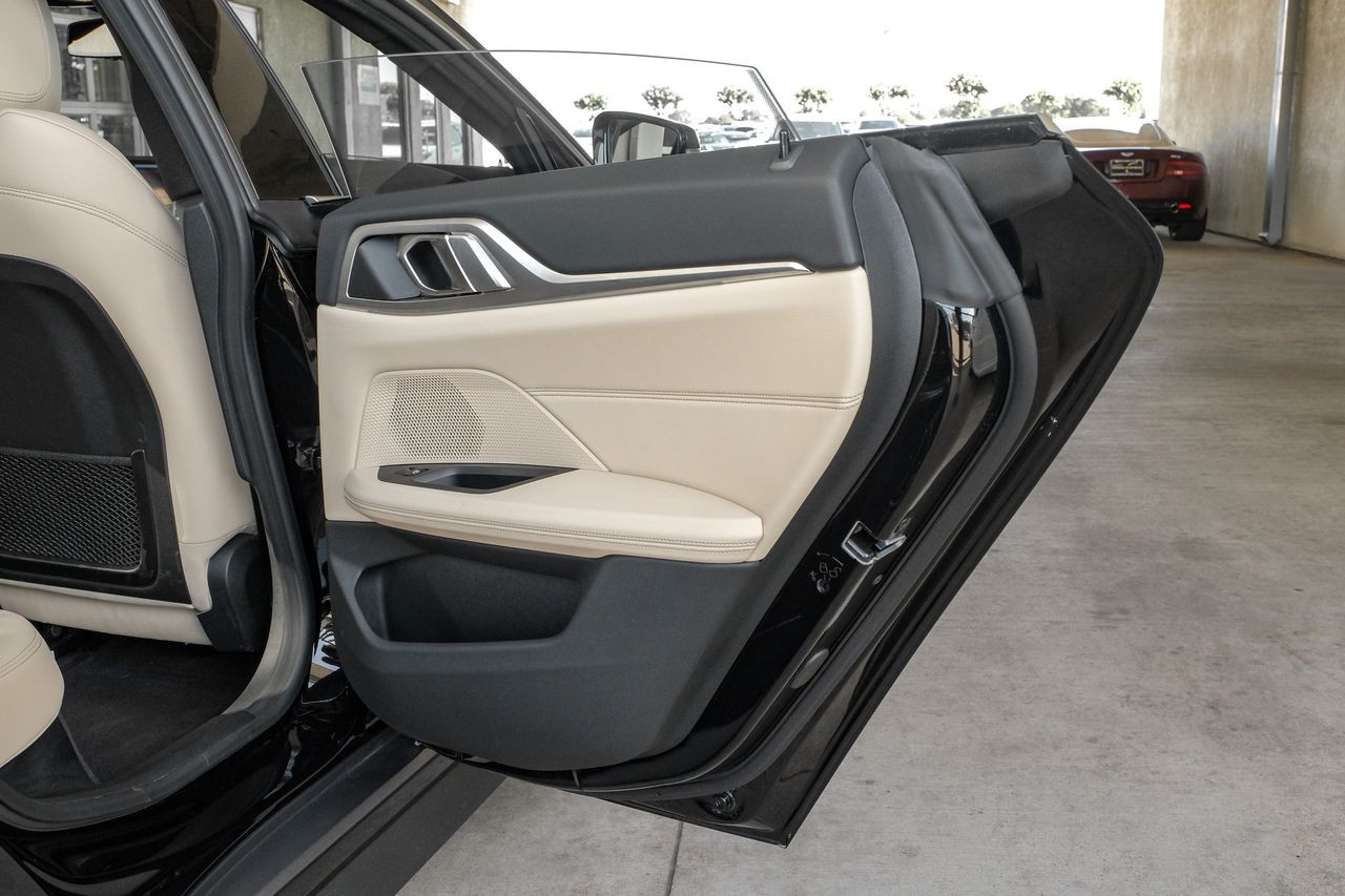 BMW i4 Vehicle Main Gallery Image 53