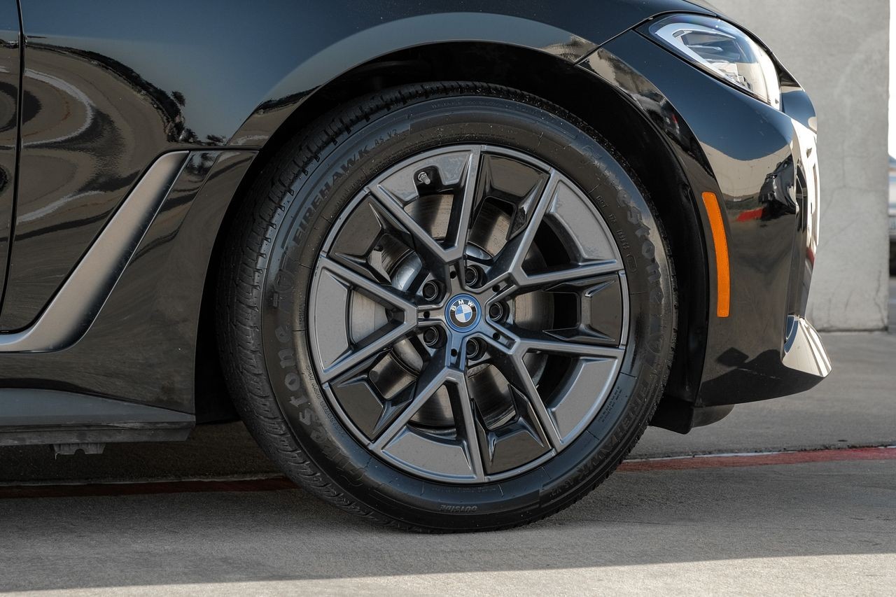 BMW i4 Vehicle Main Gallery Image 62