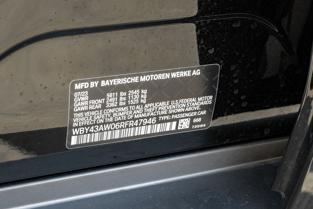 BMW i4 Vehicle Main Gallery Image 66