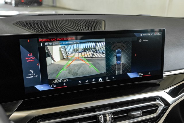 BMW i4 Vehicle Main Gallery Image 24