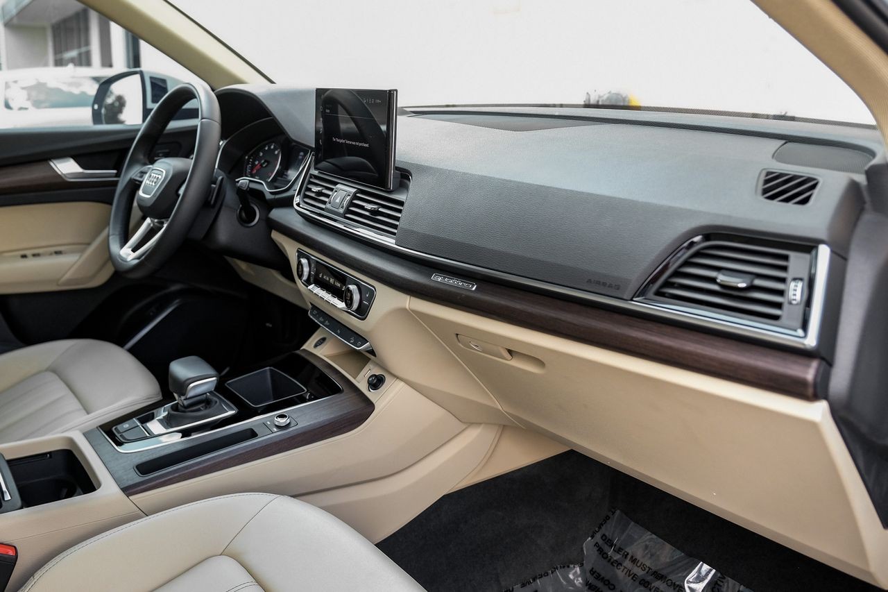 Audi Q5 Vehicle Main Gallery Image 13