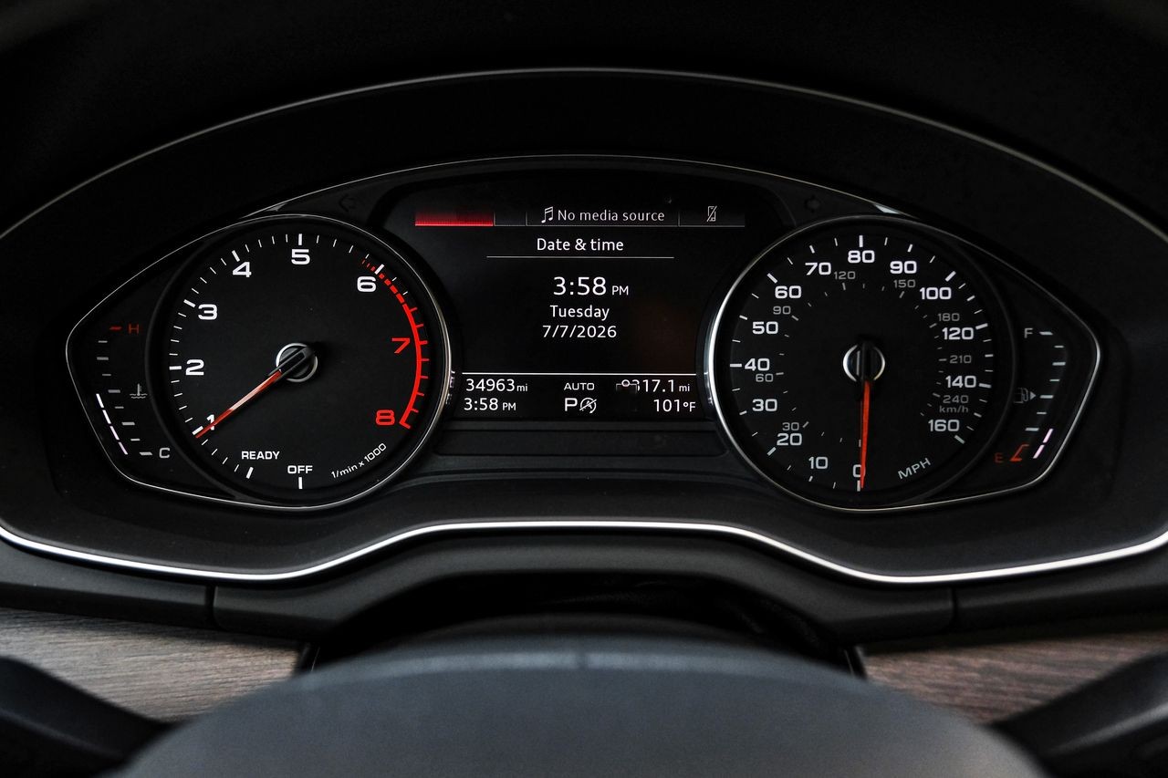 Audi Q5 Vehicle Main Gallery Image 19