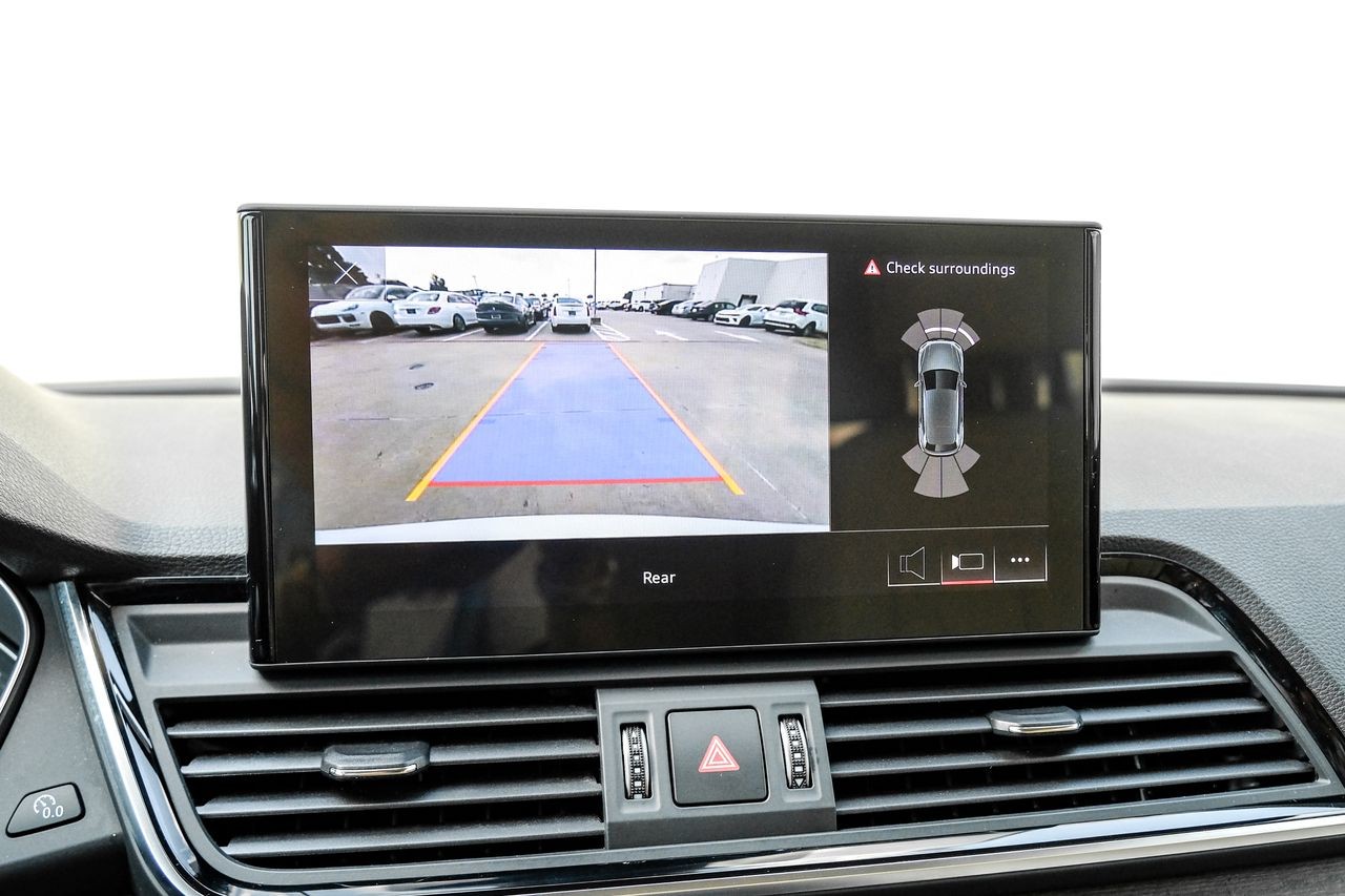 Audi Q5 Vehicle Main Gallery Image 22