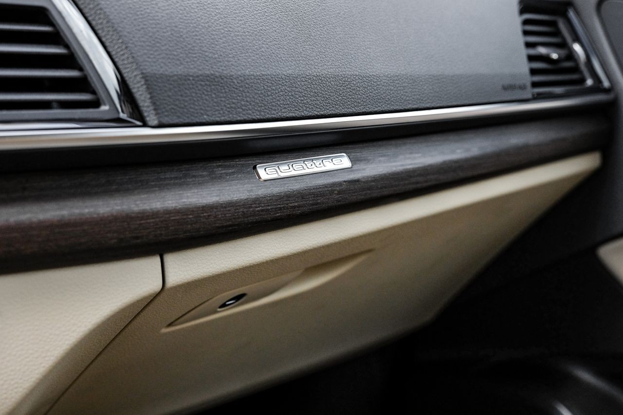 Audi Q5 Vehicle Main Gallery Image 25