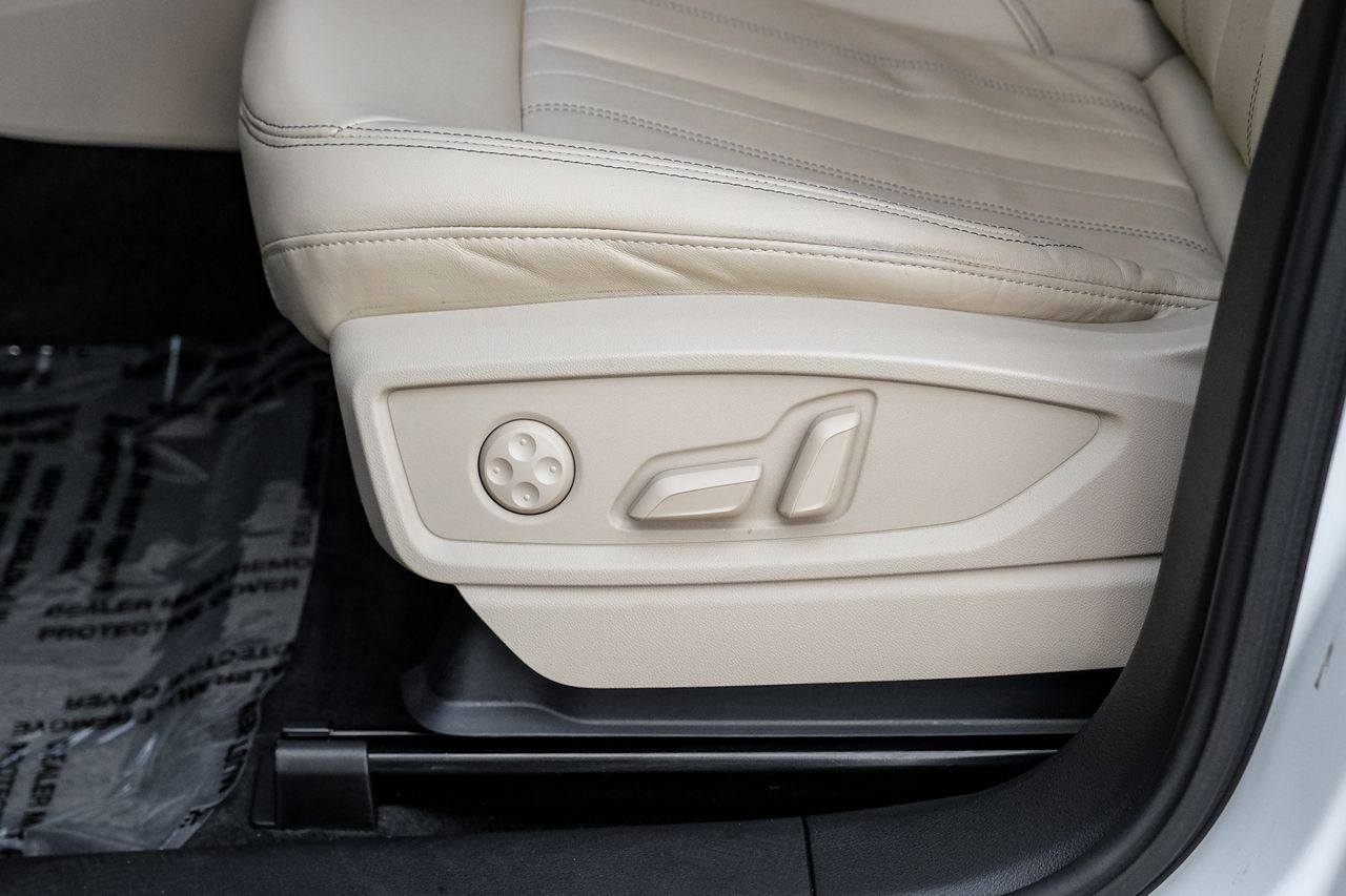 Audi Q5 Vehicle Main Gallery Image 32