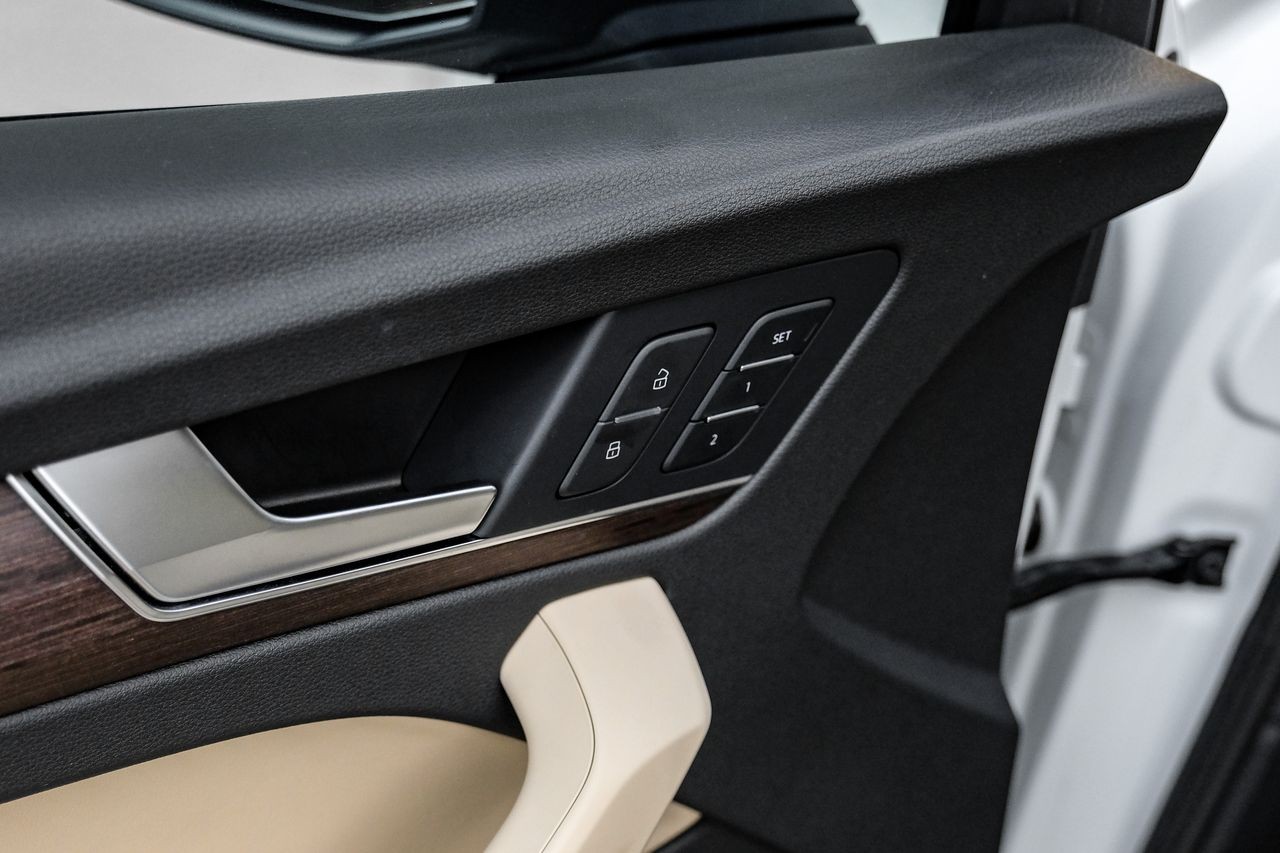 Audi Q5 Vehicle Main Gallery Image 43