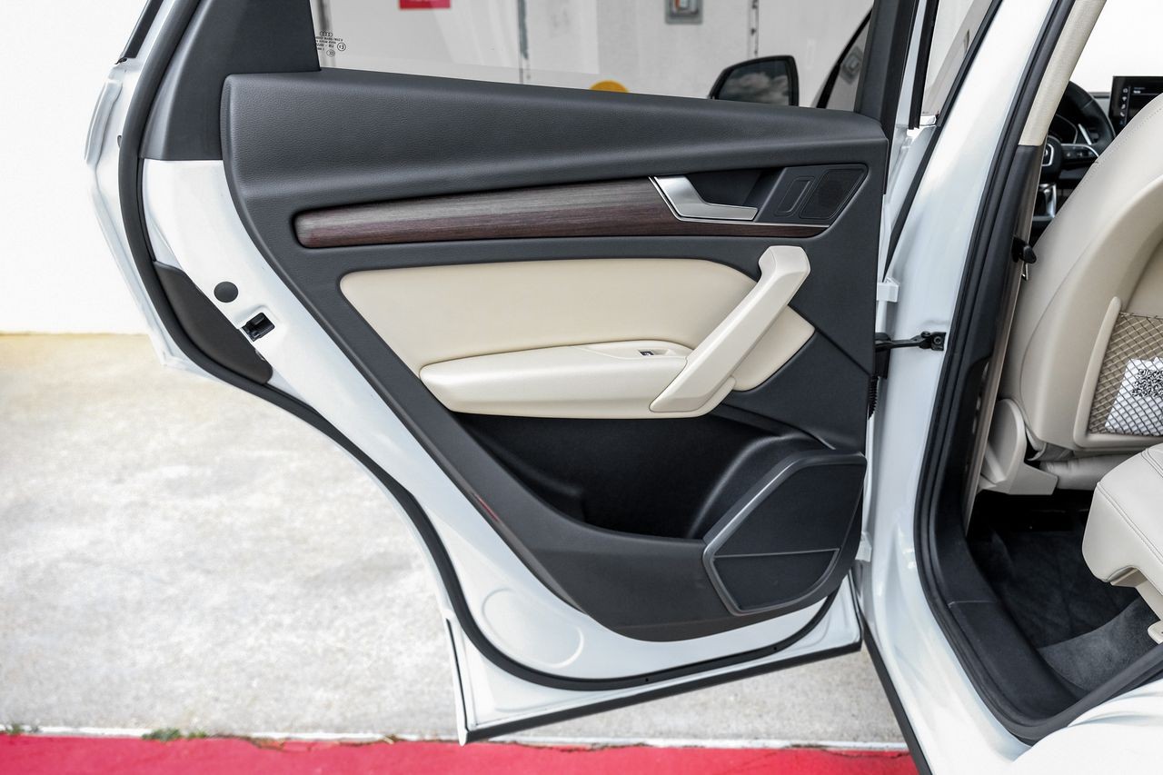 Audi Q5 Vehicle Main Gallery Image 45