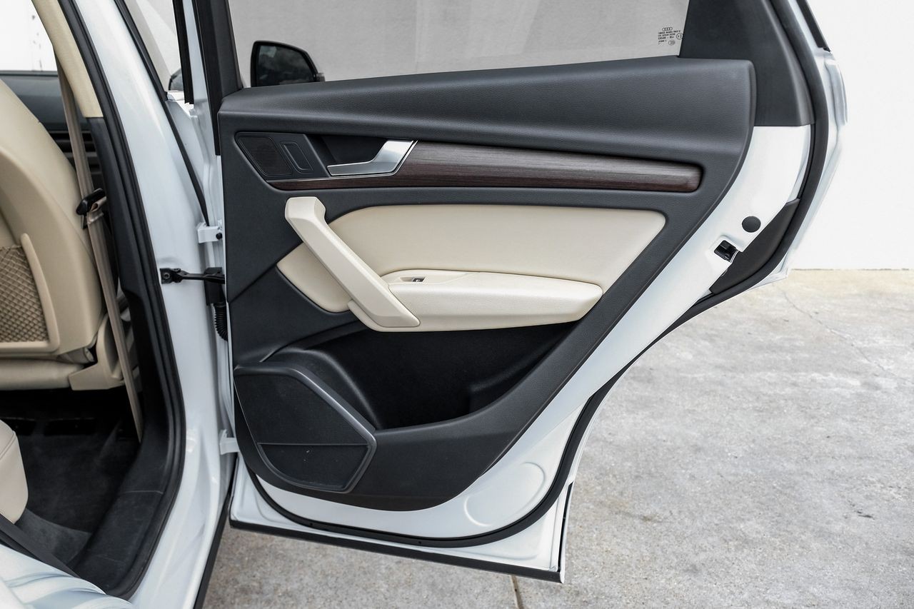 Audi Q5 Vehicle Main Gallery Image 46