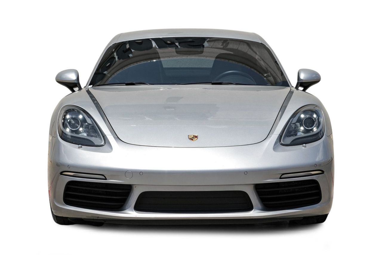 Porsche 718 Cayman Vehicle Main Gallery Image 05