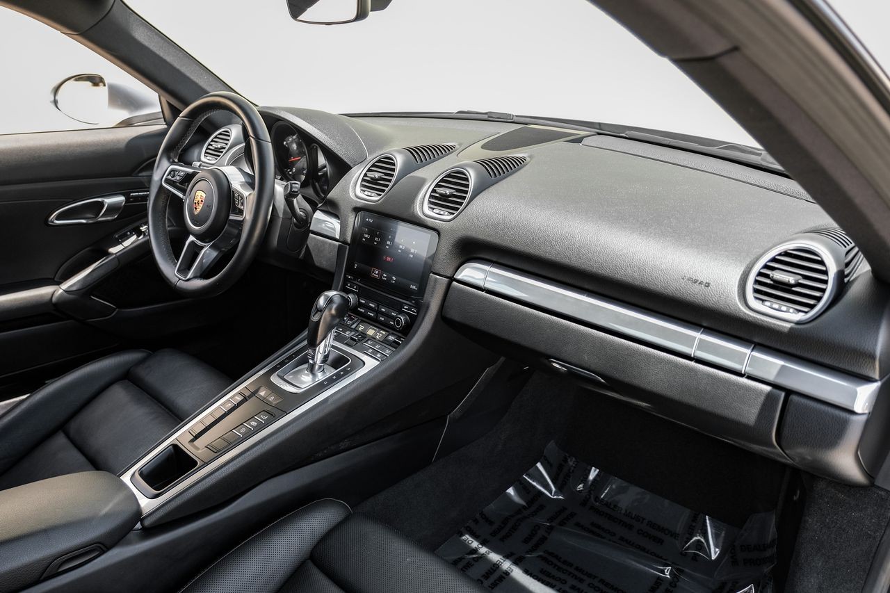 Porsche 718 Cayman Vehicle Main Gallery Image 11