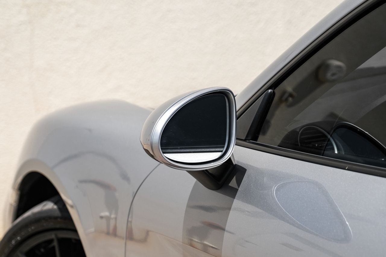 Porsche 718 Cayman Vehicle Main Gallery Image 30
