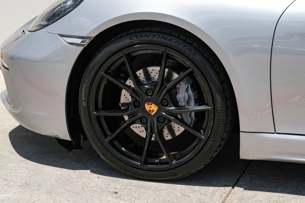 Porsche 718 Cayman Vehicle Main Gallery Image 42